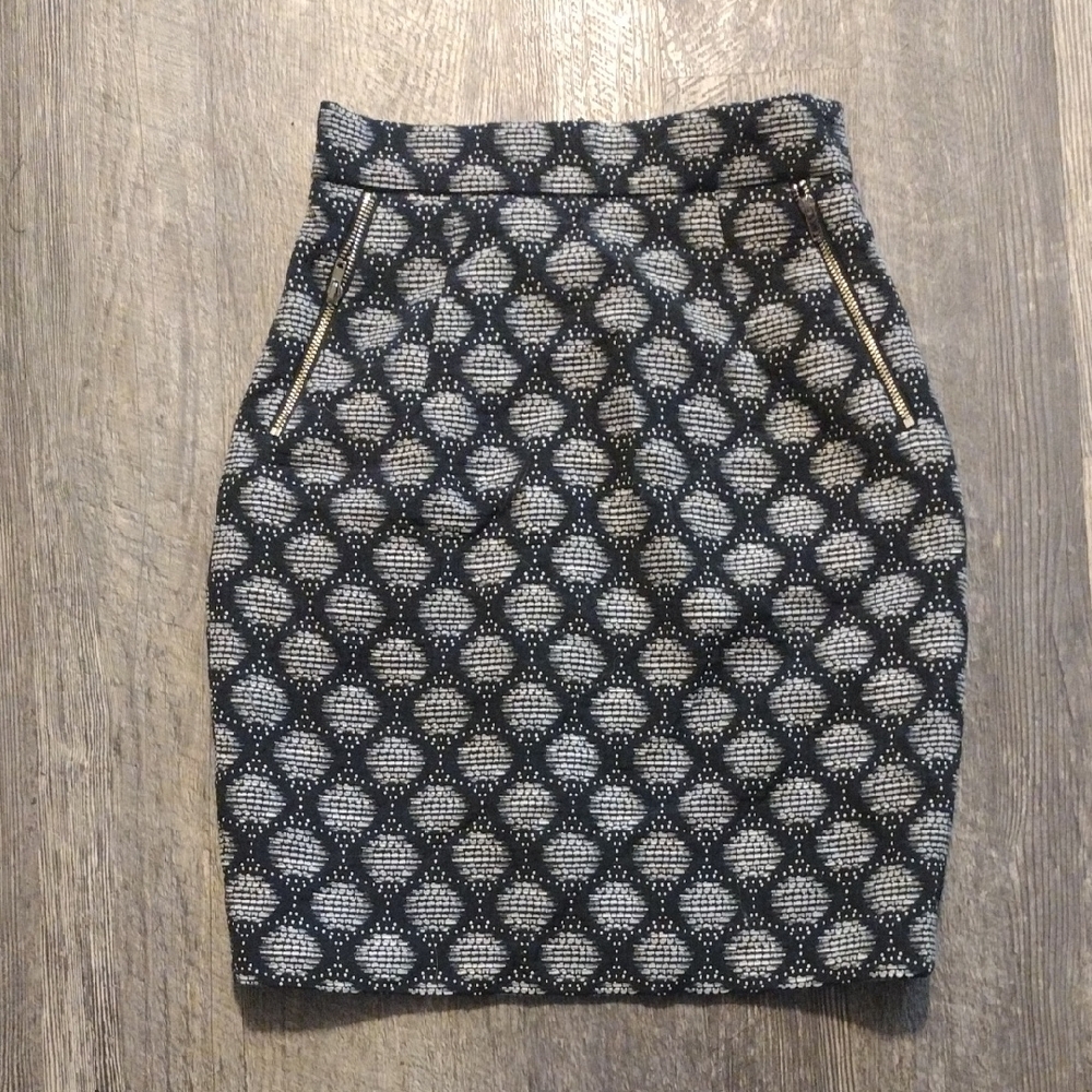 H&M Black and White Textured Pencil Skirt